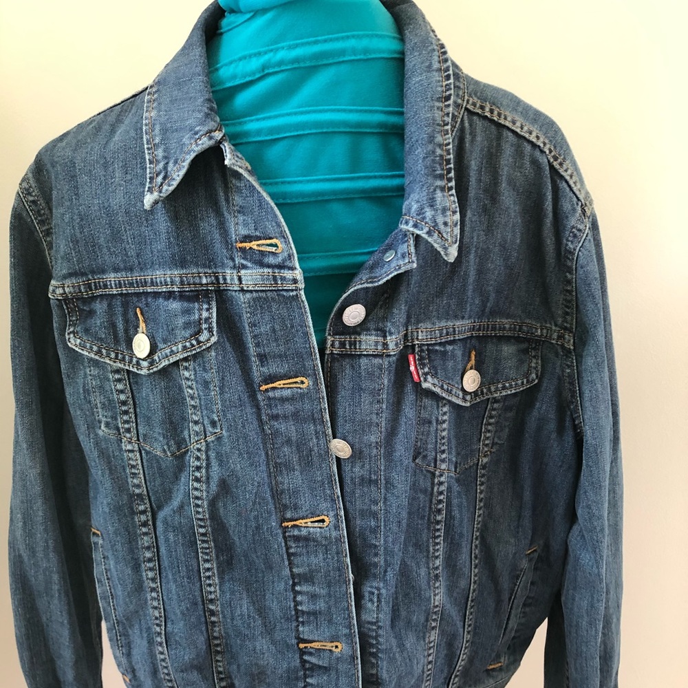NWOT Levi’s Denim Jacket